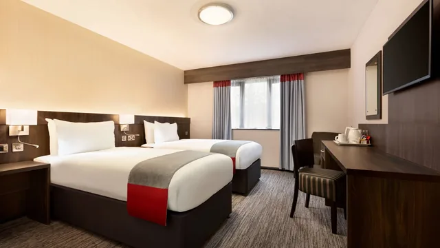 Ramada by Wyndham Bristol West photo 5