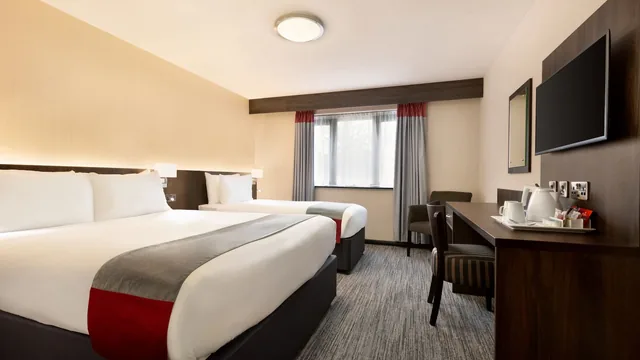 Ramada by Wyndham Bristol West photo 8