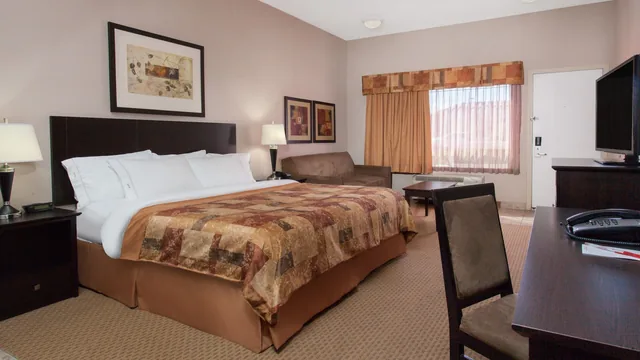 Ramada by Wyndham Brooks photo 4