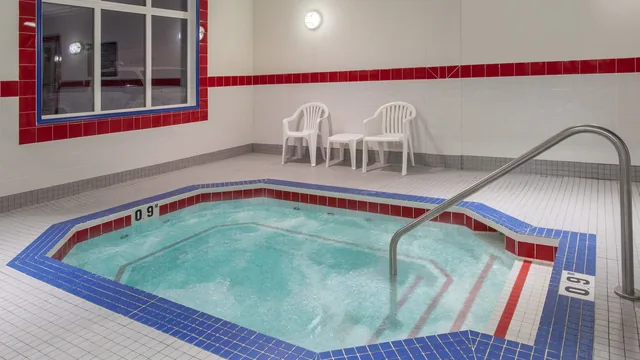 Ramada by Wyndham Brooks photo 6