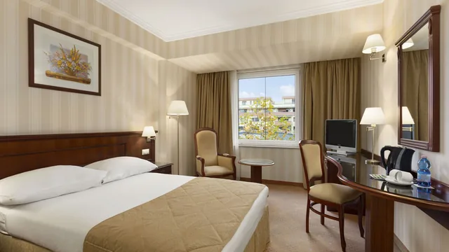 Ramada Hotel & Suites by Wyndham Bucharest North photo 6
