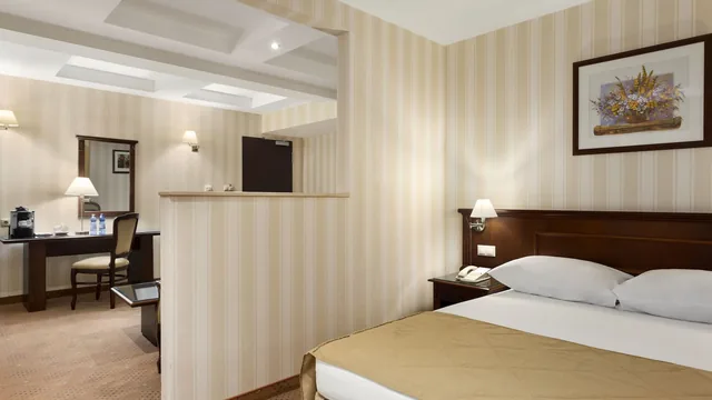 Ramada Hotel & Suites by Wyndham Bucharest North photo 7