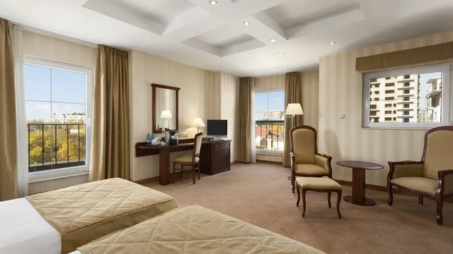 Ramada Hotel & Suites by Wyndham Bucharest North photo 9