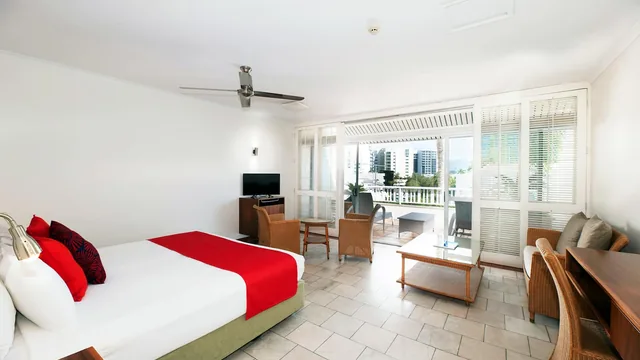 Ramada by Wyndham Cairns City Centre photo 7