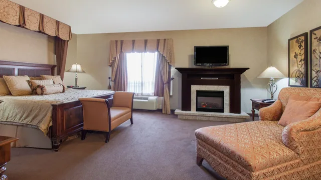 Ramada by Wyndham Camrose photo 6