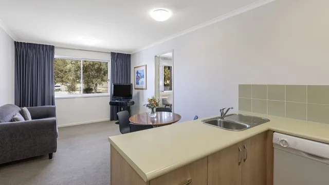 Ramada Encore by Wyndham Belconnen Canberra photo 8