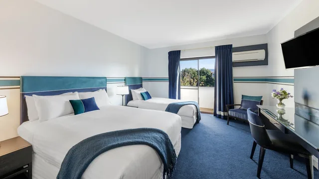 Ramada by Wyndham Diplomat Canberra photo 6
