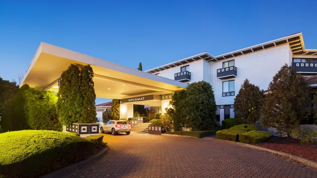 Ramada by Wyndham Diplomat Canberra photo 10