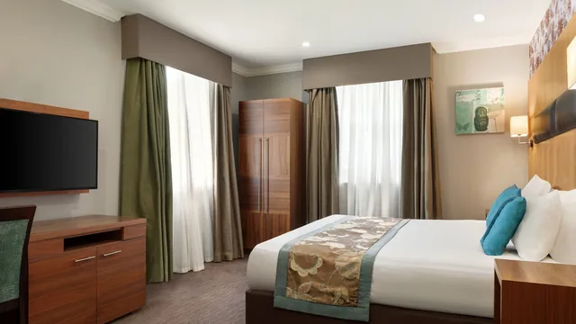 Ramada by Wyndham Cheltenham photo 6