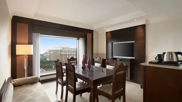 Ramada Plaza by Wyndham Chennai photo 1