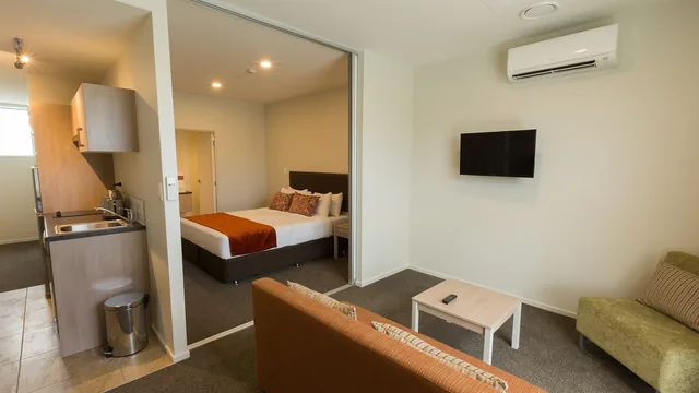 Ramada Suites by Wyndham Christchurch City photo 4