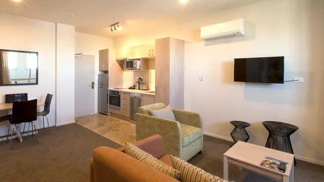 Ramada Suites by Wyndham Christchurch City photo 7