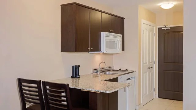 Ramada by Wyndham Cold Lake photo 6