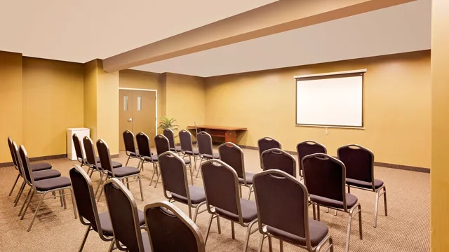 Ramada by Wyndham Cold Lake photo 7