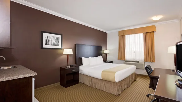 Ramada by Wyndham Cold Lake photo 8
