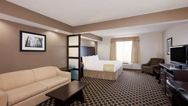 Ramada by Wyndham Cold Lake photo 11