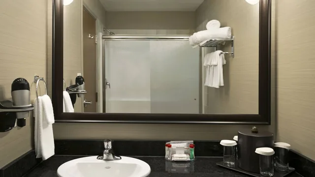 Ramada by Wyndham Conklin photo 5