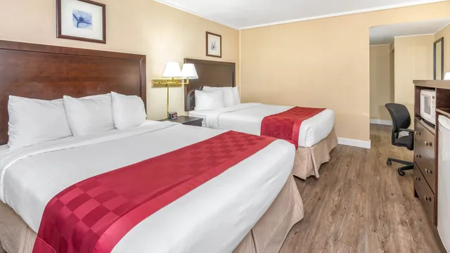 Ramada by Wyndham Coquitlam photo 3