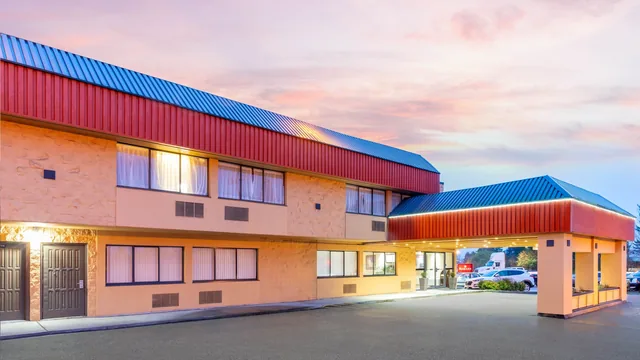 Ramada by Wyndham Coquitlam photo 6