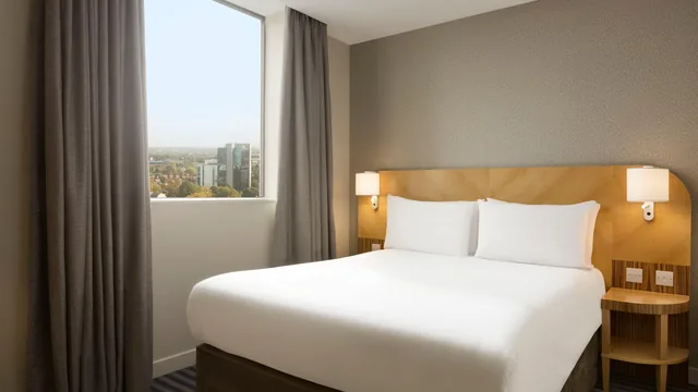Ramada Hotel & Suites by Wyndham Coventry photo 4