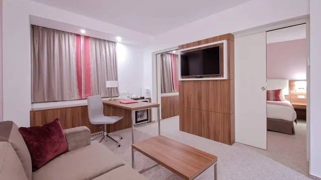 Ramada Plaza by Wyndham Craiova photo 3