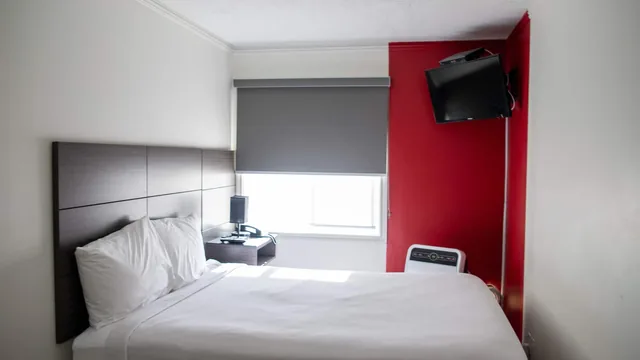 Ramada by Wyndham Dawson Creek photo 7