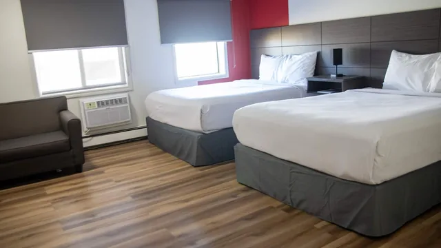 Ramada by Wyndham Dawson Creek photo 8