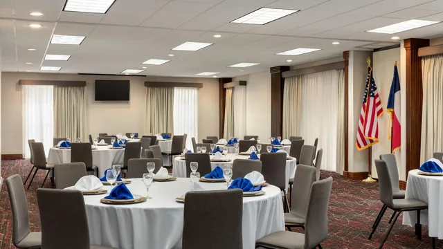 Ramada by Wyndham Del Rio photo 2