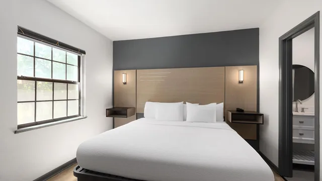 Ramada by Wyndham Studio Suites Dothan photo 1