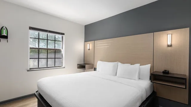 Ramada by Wyndham Studio Suites Dothan photo 3