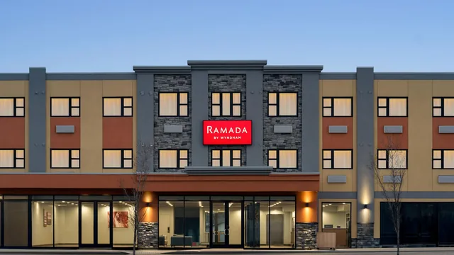 Ramada by Wyndham West Edmonton Hotel & Suites photo 5