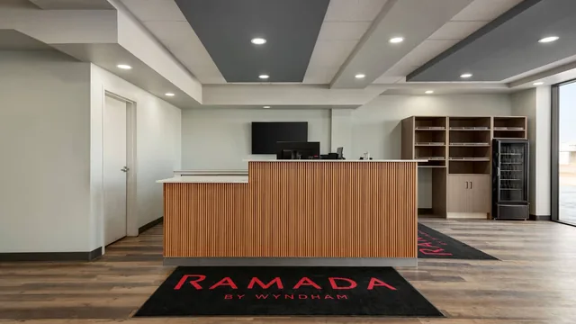 Ramada by Wyndham West Edmonton Hotel & Suites photo 6