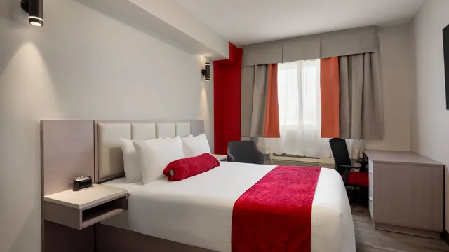 Ramada by Wyndham West Edmonton Hotel & Suites photo 8