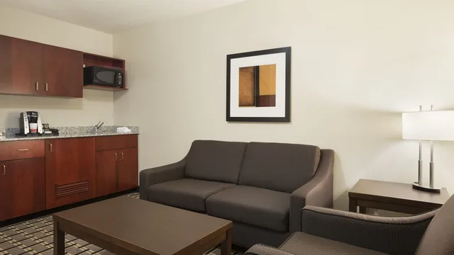 Ramada by Wyndham Edson photo 1
