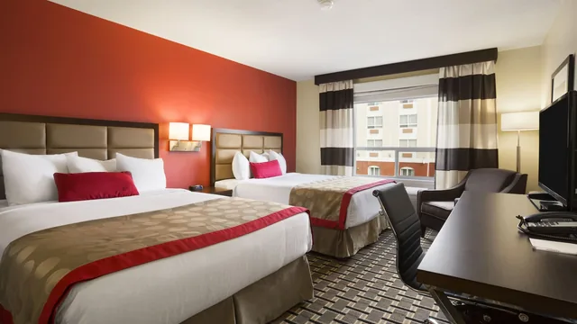 Ramada by Wyndham Edson photo 8