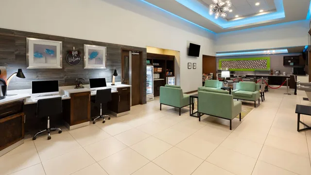 Ramada by Wyndham El Paso photo 4