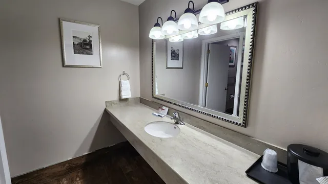 Ramada Bayside Inn & Suites Eureka photo 4