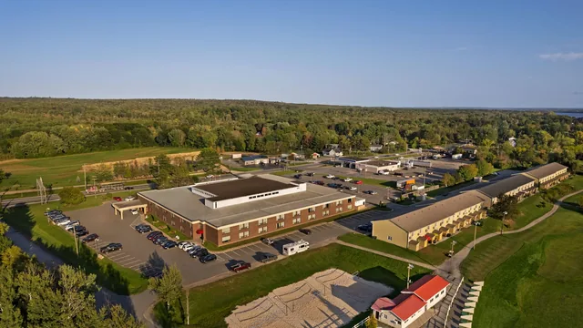 Ramada by Wyndham Fredericton photo 7