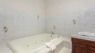 Ramada by Wyndham Fresno Northwest