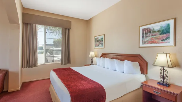 Ramada by Wyndham Fresno Northwest photo 5