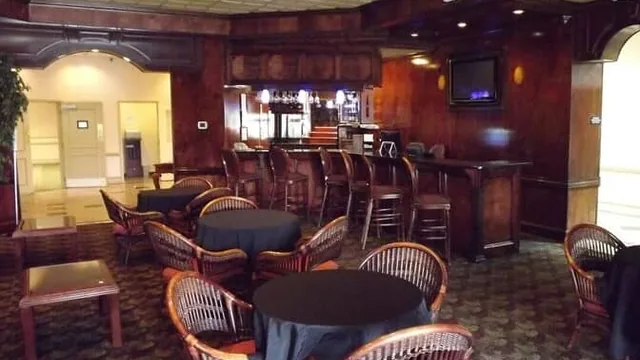 Ramada by Wyndham Gainesville photo 2