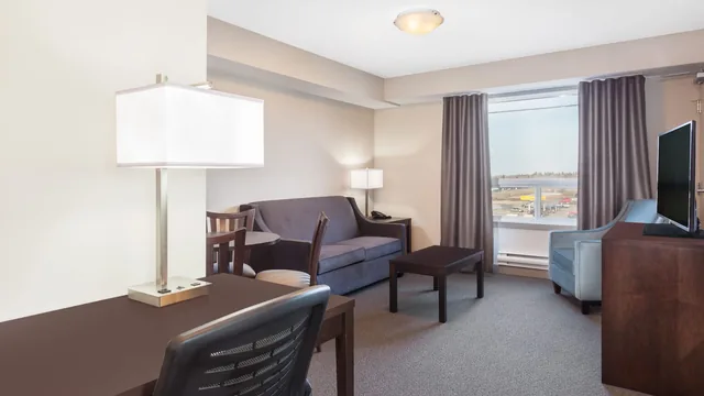 Ramada by Wyndham Grassland photo 6
