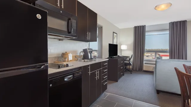 Ramada by Wyndham Grassland photo 11