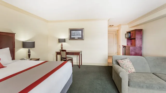 Ramada by Wyndham Hinton photo 4