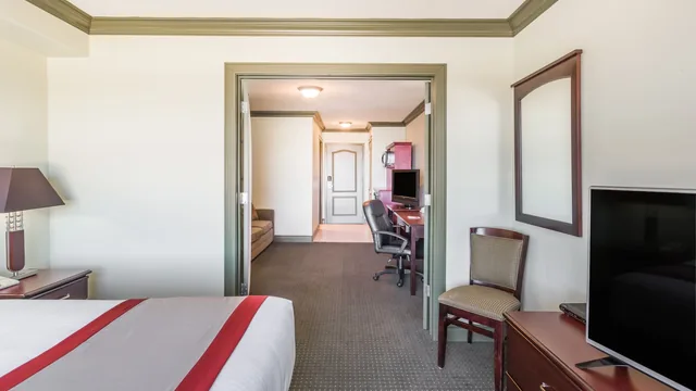 Ramada by Wyndham Hinton photo 9