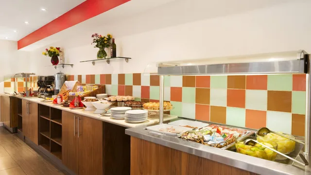 Ramada by Wyndham Hounslow - Heathrow East photo 10