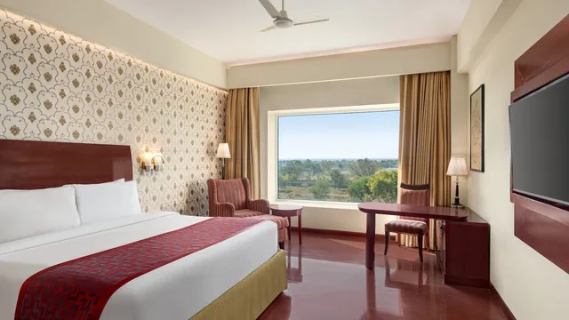 Ramada by Wyndham Jaipur Jaisinghpura photo 12