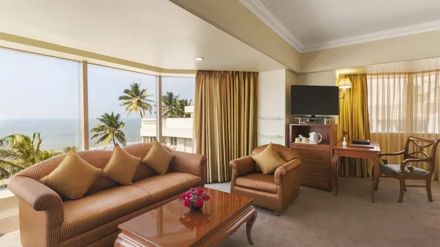 Ramada Plaza by Wyndham Palm Grove photo 12