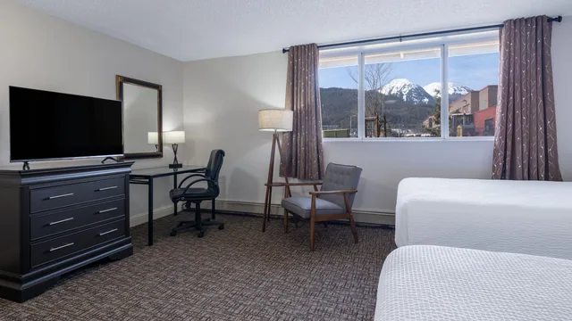 Ramada by Wyndham Juneau photo 10