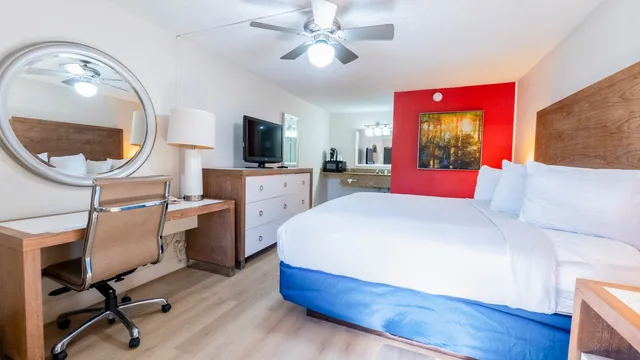 Ramada by Wyndham Hotel & Water Park photo 5